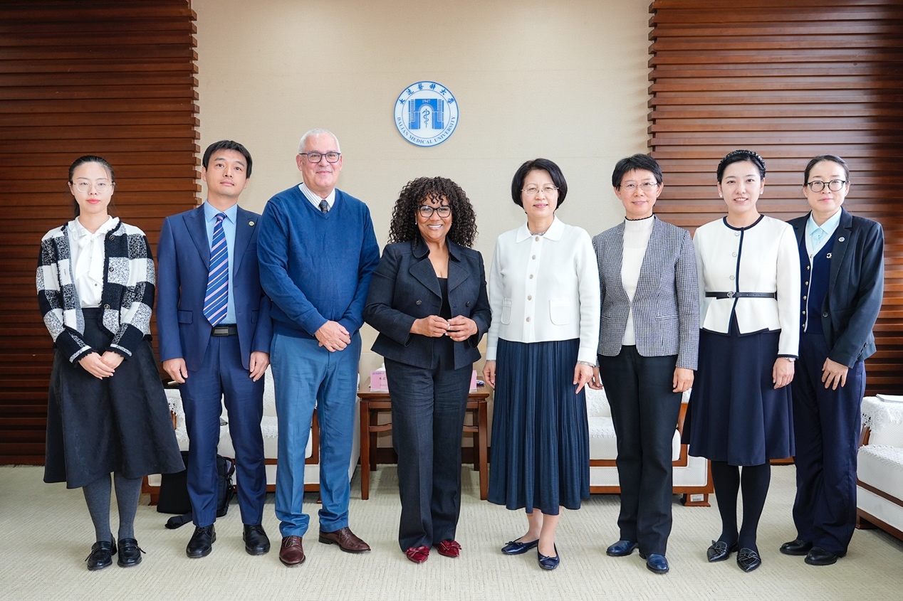 美国班尼迪克大学副校长一行访问我校